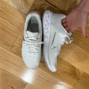 Women's White Nike Running/Walking Shoes